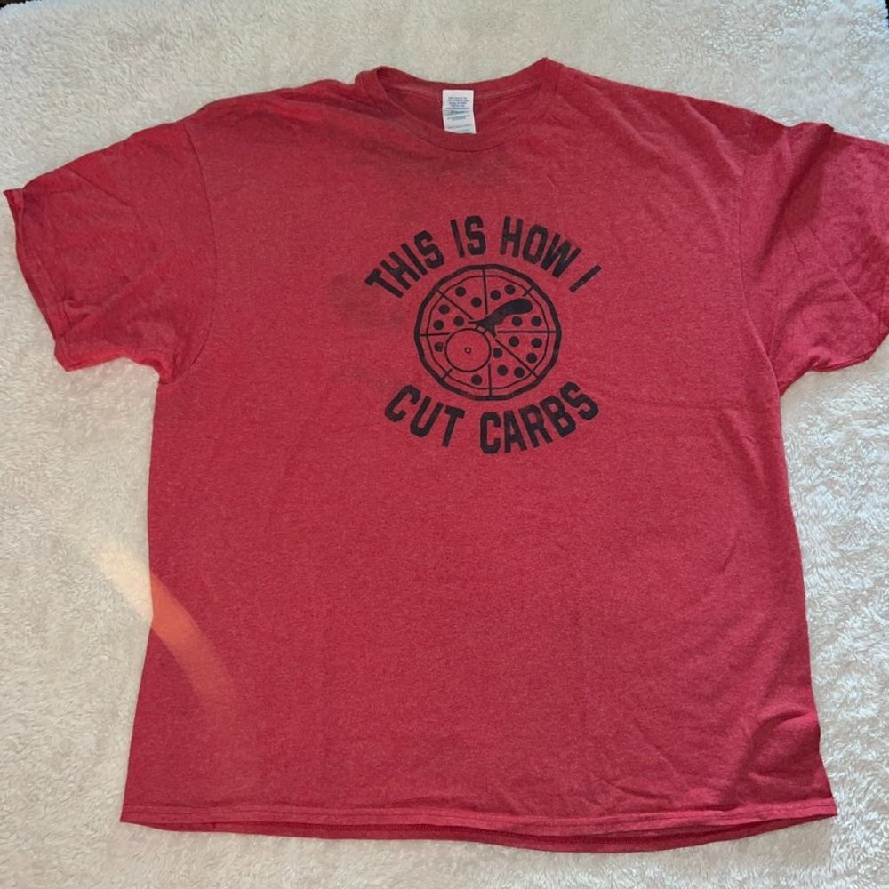 Graphic T-Shirt "this is how I cut carbs" Size 2XL